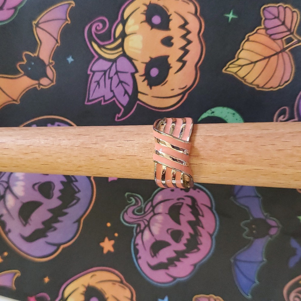 🌞 Gold Tone Fashion Ring
